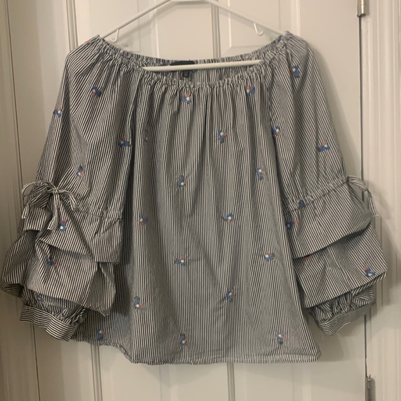 Sanctuary - Nordstroms fancy sleeve top with embroidery gray white stripe - Picture 1 of 5
